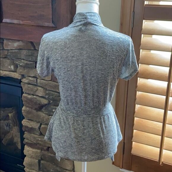 Zoah Design Cardigan Open Tie Waist Asymmetrical Hem Gray Short Sleeve Womens  L - Picture 4 of 5